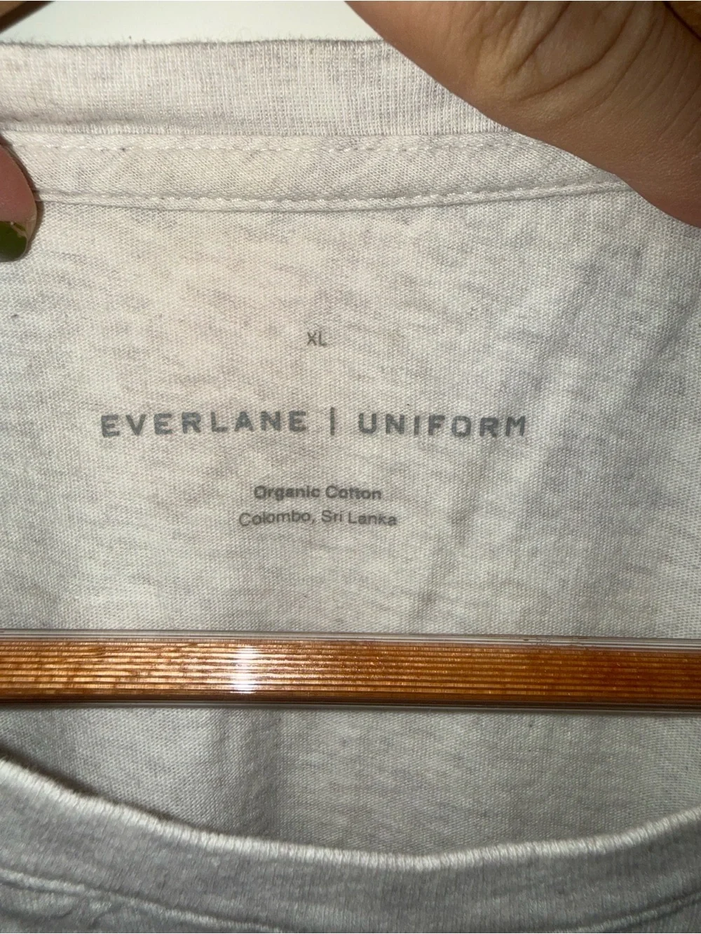 Everlane Men's Short Sleeve Crew Tee in Light Beige - Picture 3 of 3